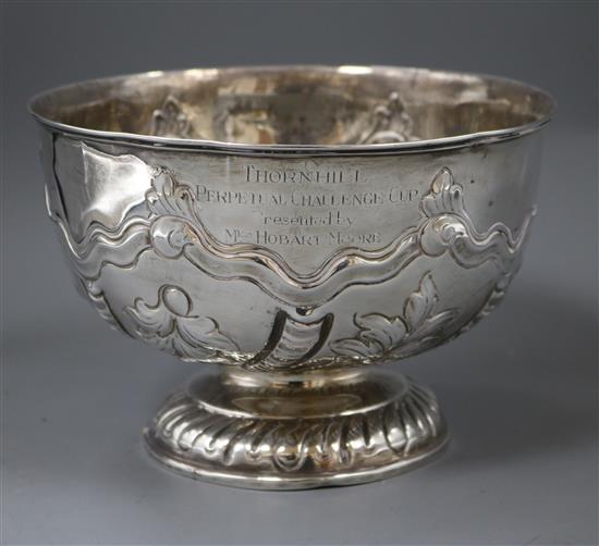 An Edwardian repousse silver rose bowl, London, 1901, 12 oz.